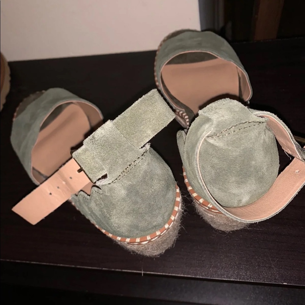 Crown vintage women’s size 7 wedge sandals - Picture 3 of 5